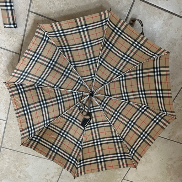 Vintage Burberry Compact Umbrella with Automatic Button. UNISEX - Picture 4 of 11